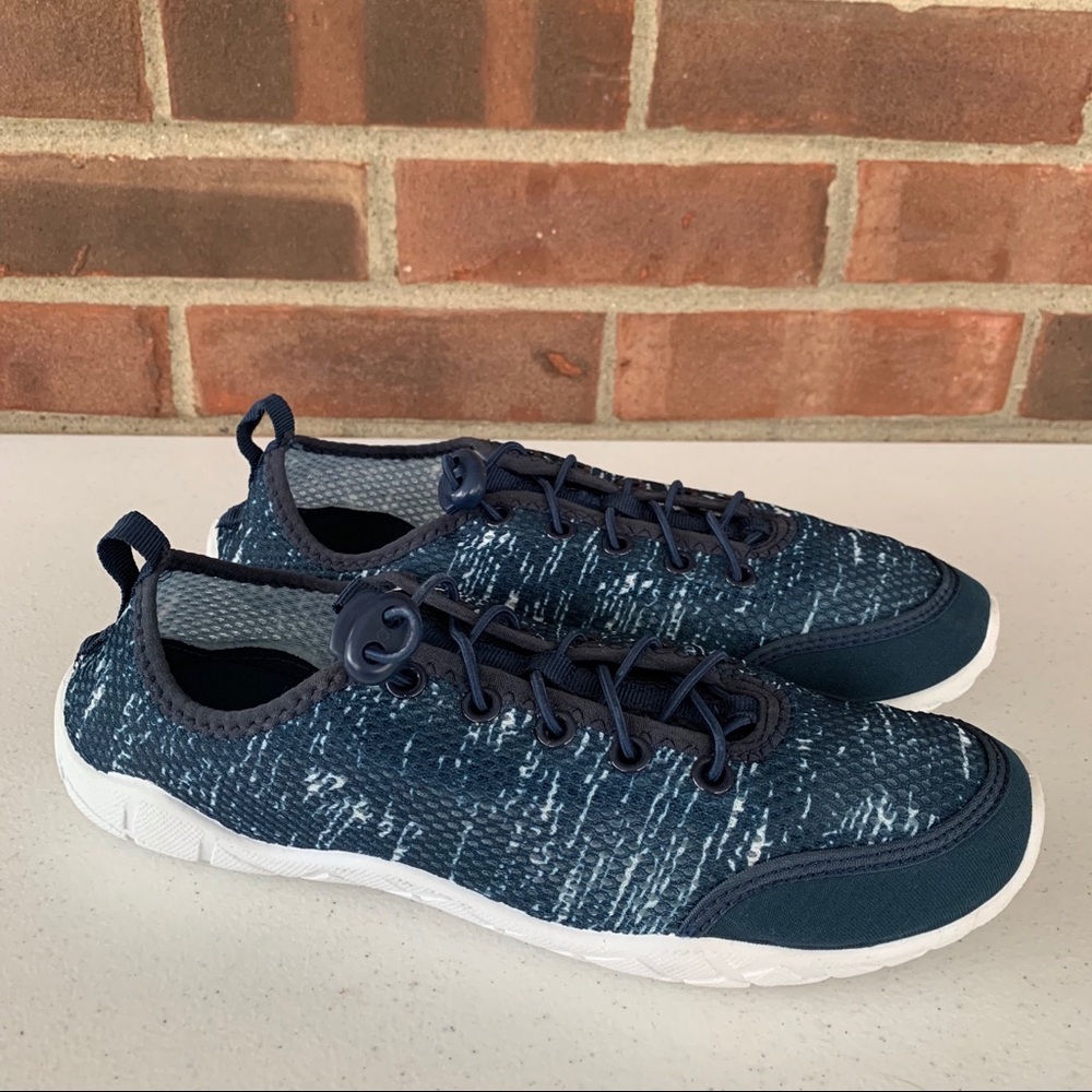 Like new Wave Zone blue striped lace up sneakers